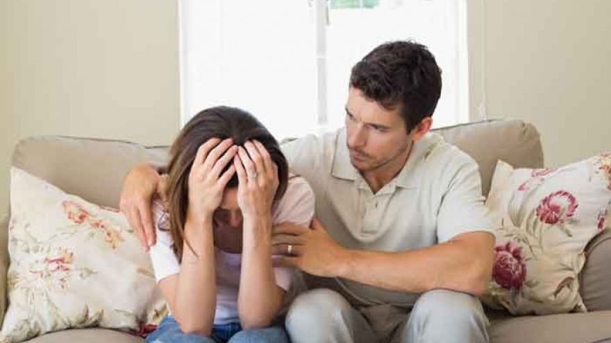 Vợ chồng hiếm muộn suy sụp vì chữa mãi chưa có con